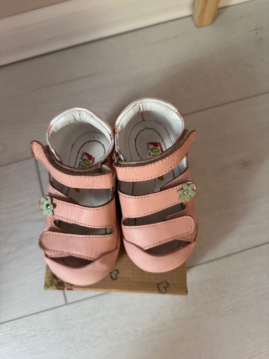 Бебешки сандали за момиче PONKI
