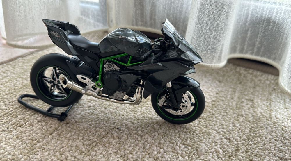 Machete moto Maisto 1:12 (18 cm)