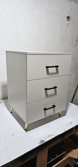 Tumba sotiladi yengi  Barcha turdagi mebelar bor zakaz asosida