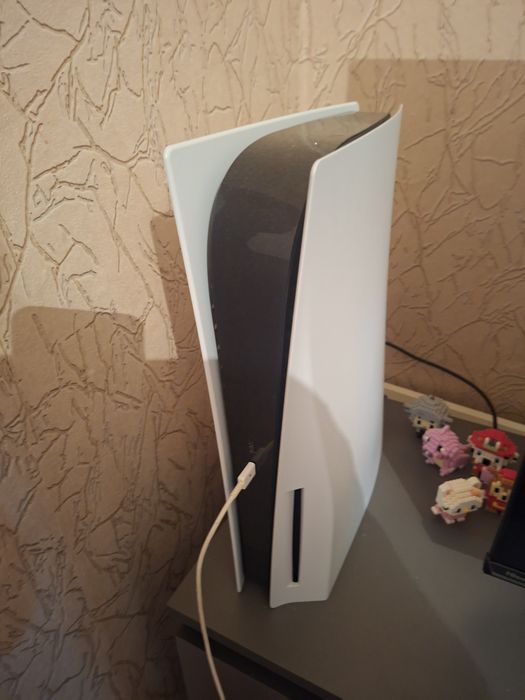Продам пс 5 с коробкой