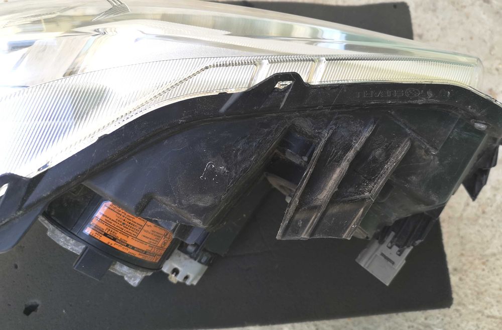 Оригинален фар Субару Форестер  Subaru Forester Led Xenon