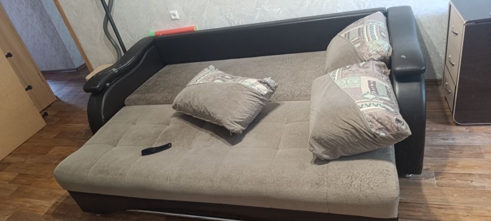 Продам диван. Б/у