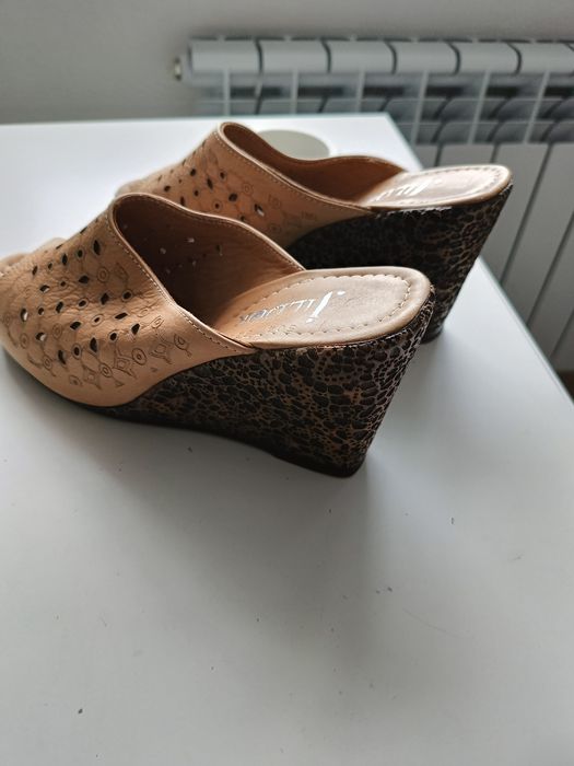 Продам женскую обувь, босоножки, туфли