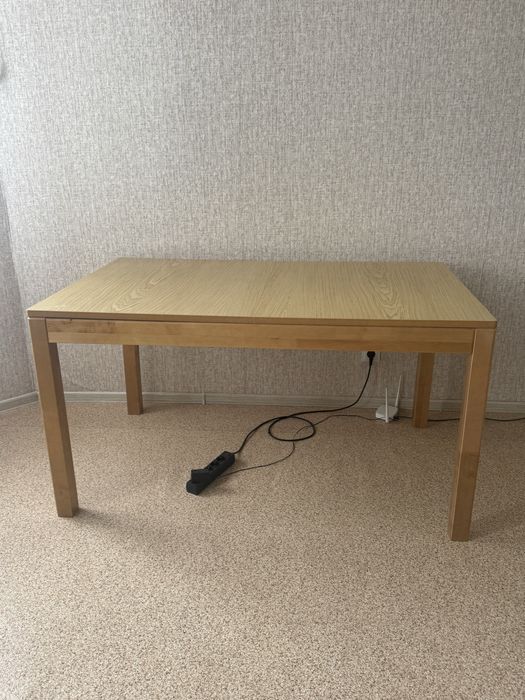 Продам деревянный стол