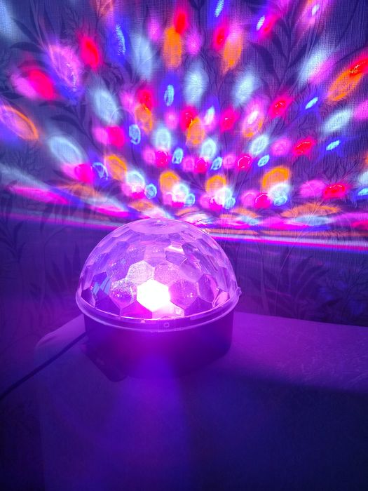 Световая музыкальная колонка