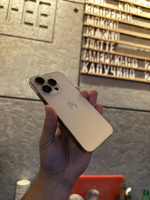 Продается iPhone 14 Pro gold