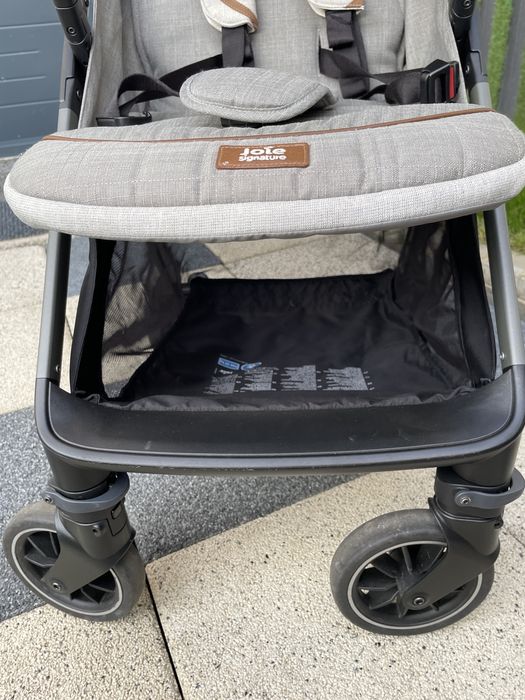 Carucior Joie Signature
