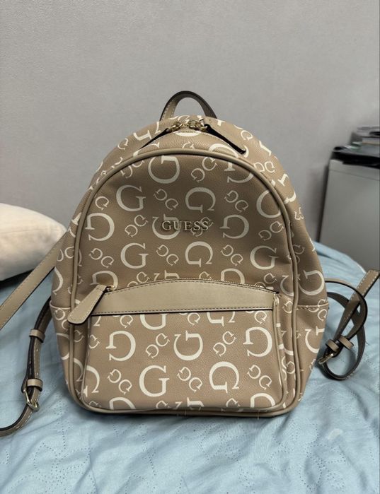 Рюкзак GUESS новый
