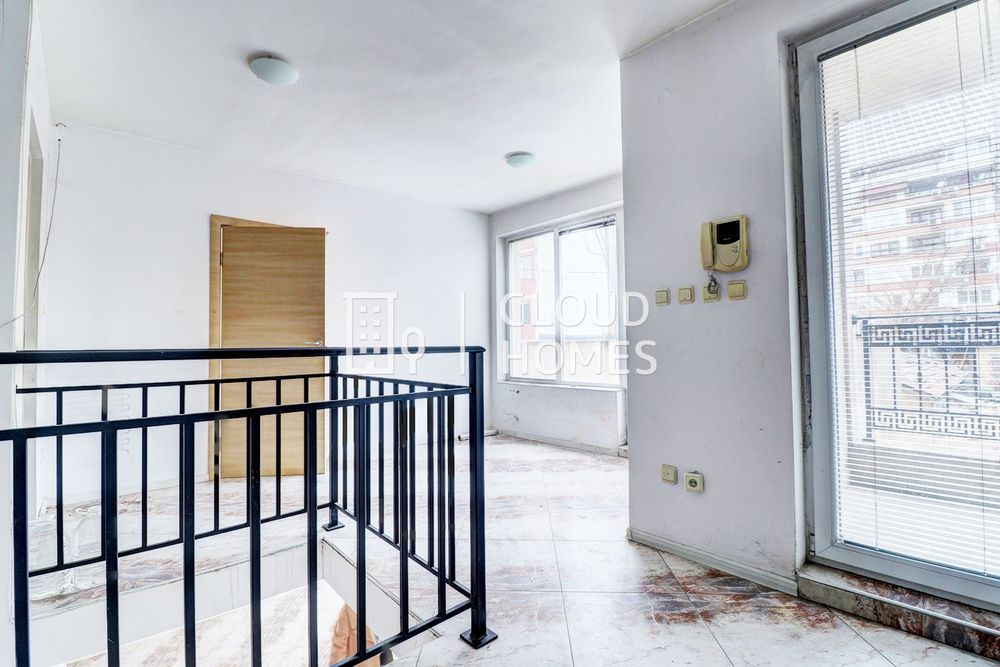 Дава се под наем Офис в София, Център - 147 кв.м за 800 € - Снимка #10