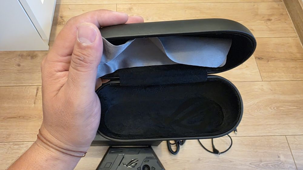 Asus ROG gaming Glasses R1 X Real