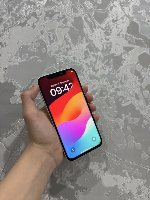 Срочно продам айфон 12