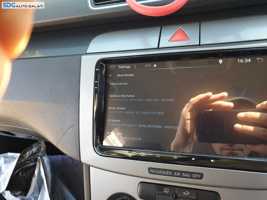 Navigatie Android 10 Dedicata cu Ecran Tactil Touchscreen 4 Core 32GB ROM 2GB RAM DDR3 Volkswagen Golf 5 2004 - 2008 sdgnbvpb61