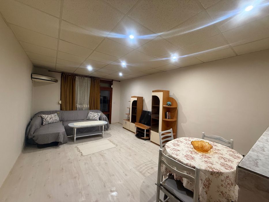 Дава се под наем Тристаен апартамент в Стара Загора, Била - 124 кв.м за 357 € - Снимка #1