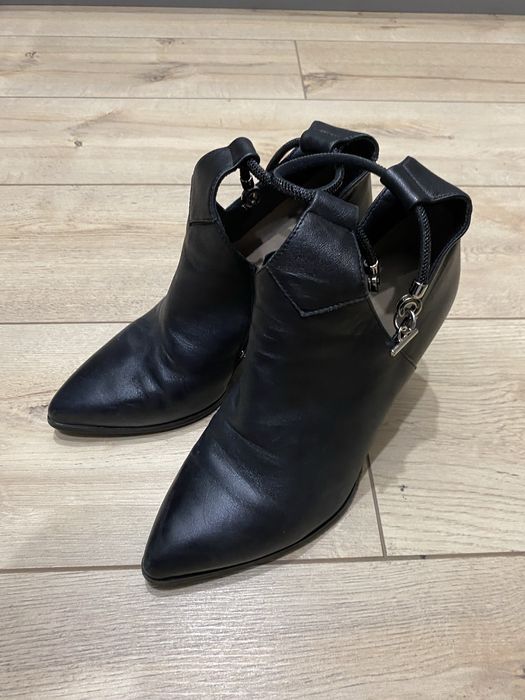 Продам полу сапожки стильные