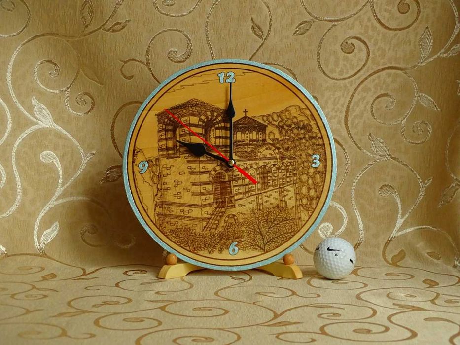 Часовници пирографирани