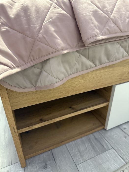 Pat MOMAX 140x200 cu sertare, fără saltea. PREȚ NEGOCIABIL.