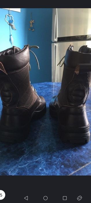 Bocanci militari maro