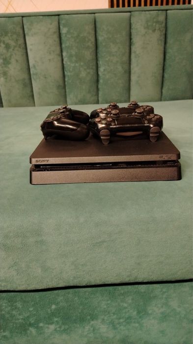 Плейстейшн 4…. 2 джойстика беспроводной