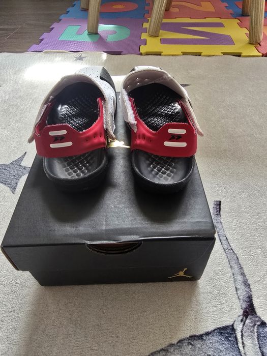 Детски сандали Jordan