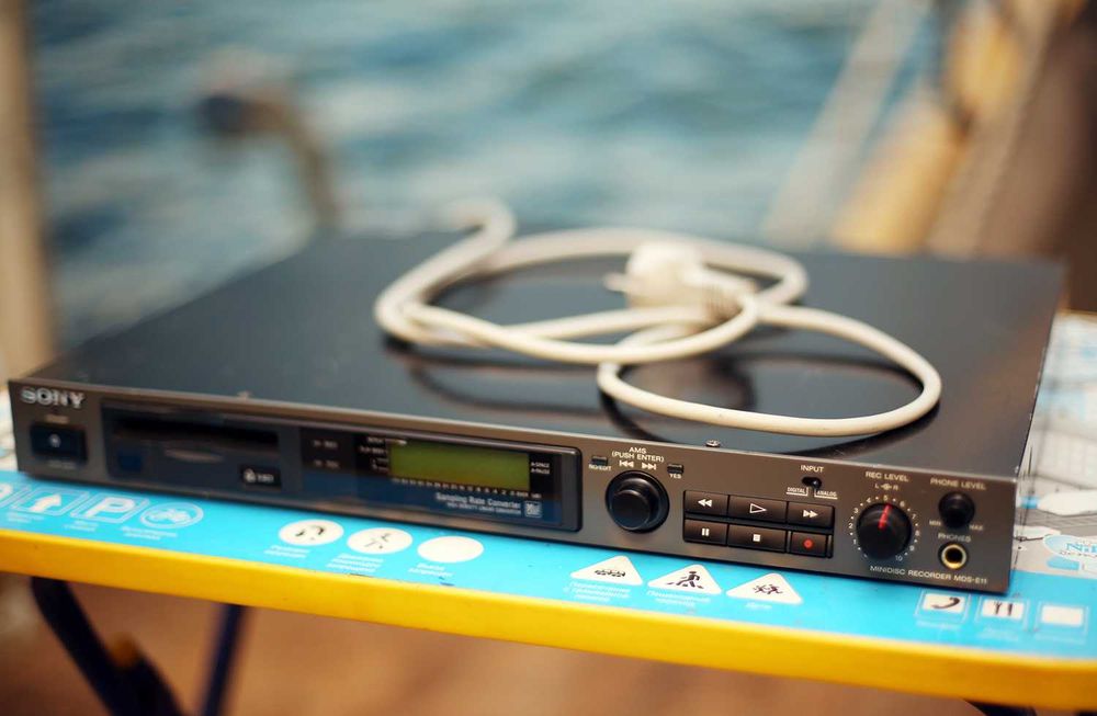 Профессиональный минидисковый рекордер Sony MDS-E11