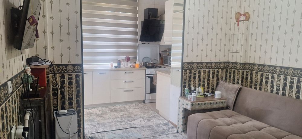 Продаю Свою квартиру 3/4/5 Ахмад Югнакий, балкон 2*6