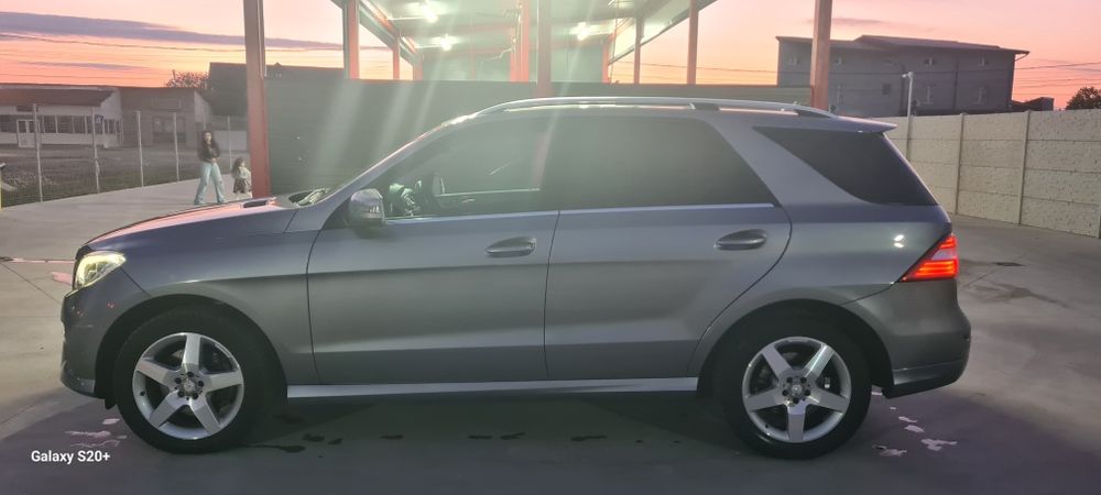 Mercedes-Benz ML250 vând sau schimb