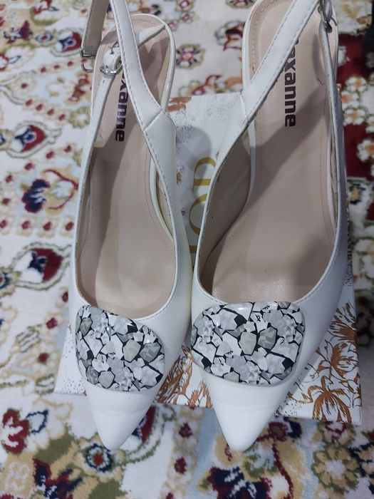 Женскии Туфли ..