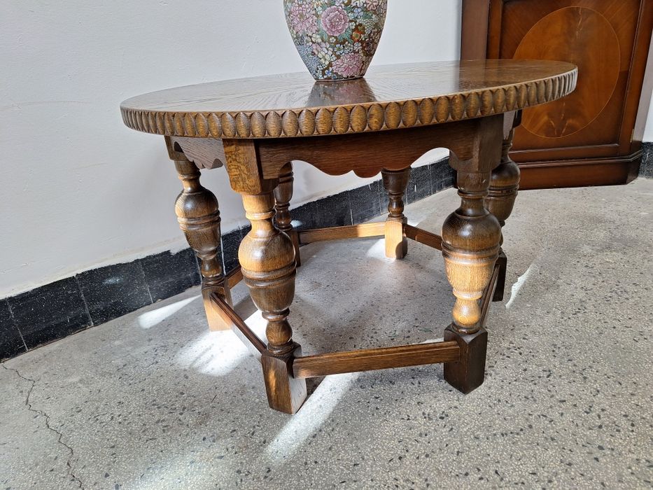 Маса за всекидневна с богата дърворезба