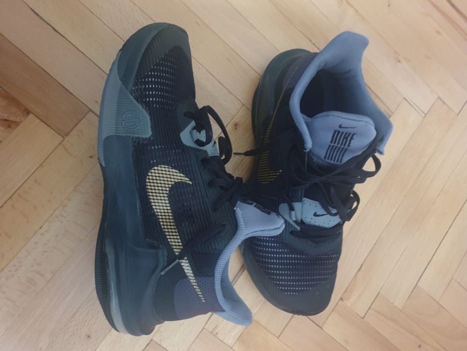 Маратонки Nike 42,5