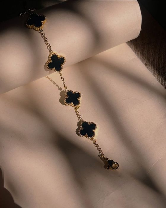 Златен комплект бижута Van Cleef