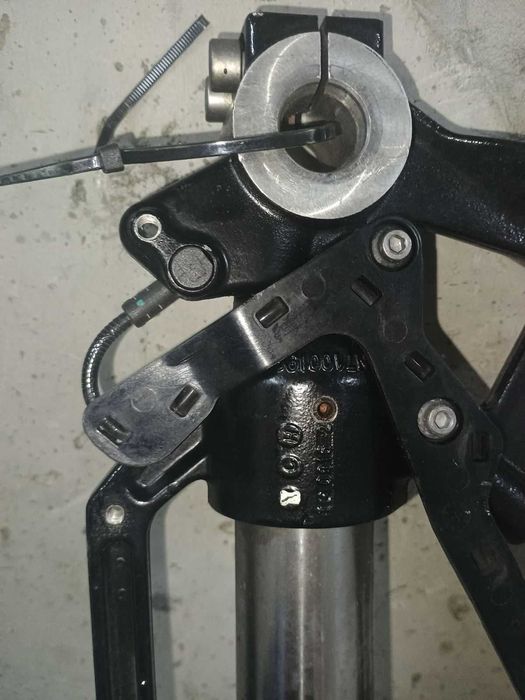 преден ляв амортисьор за мотор BMW G310R