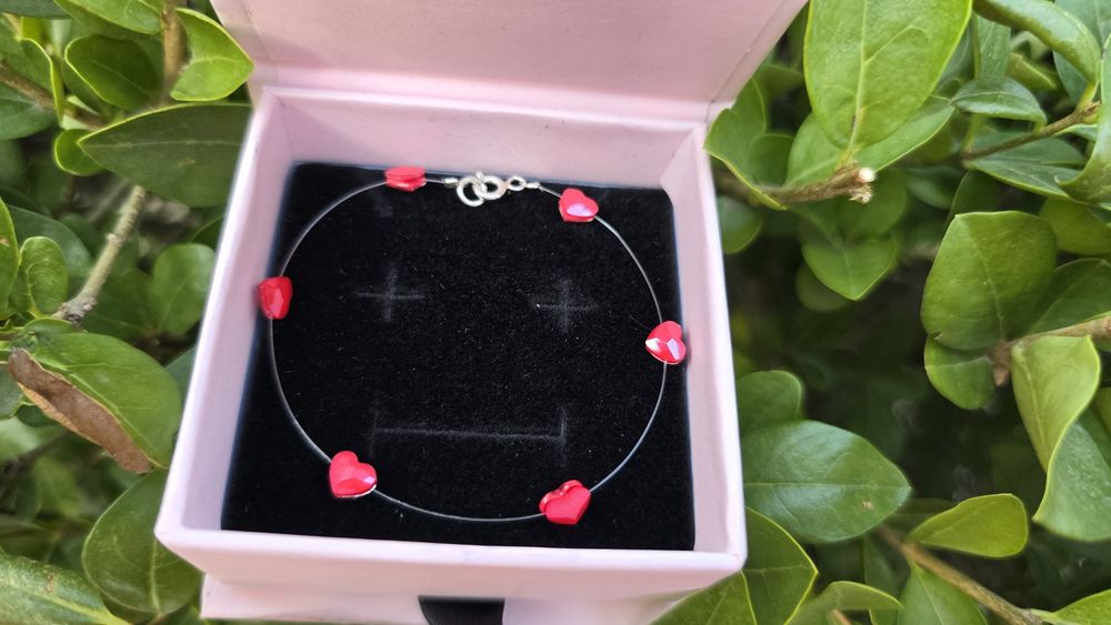 Гривна с камъни Сваровски