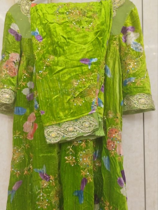 Yashil ko'ylak lozim