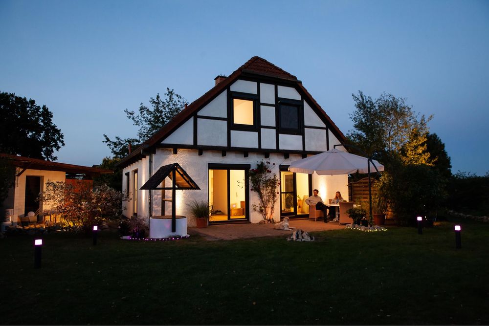 Bec LED Smart  LEDVANCE aurie, cu 6W, 2700K, E27,