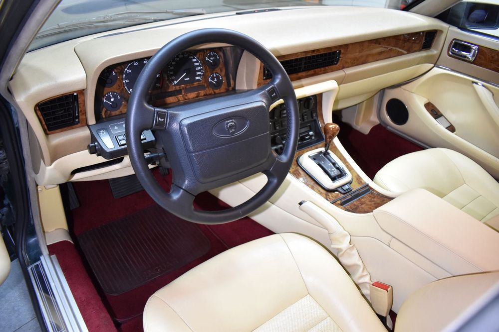Jaguar XJ6 4.0 – 1994 – British Racing Green – Vehicul Istoric