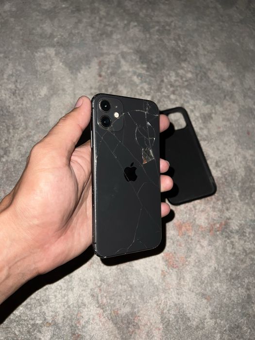 Продам телефон iPhone 11