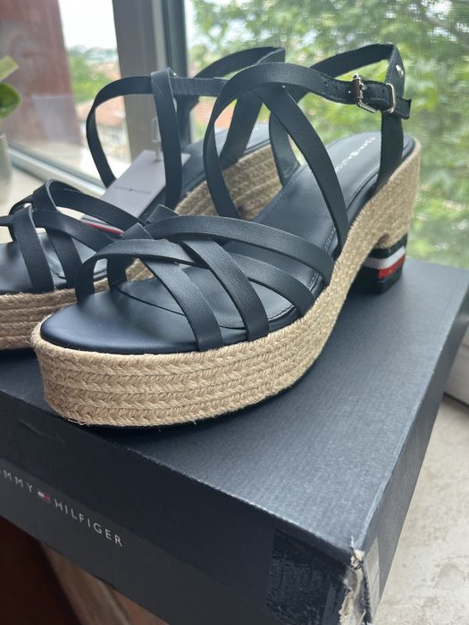 Чисто нови дамски сандали TOMMY HILFIGER