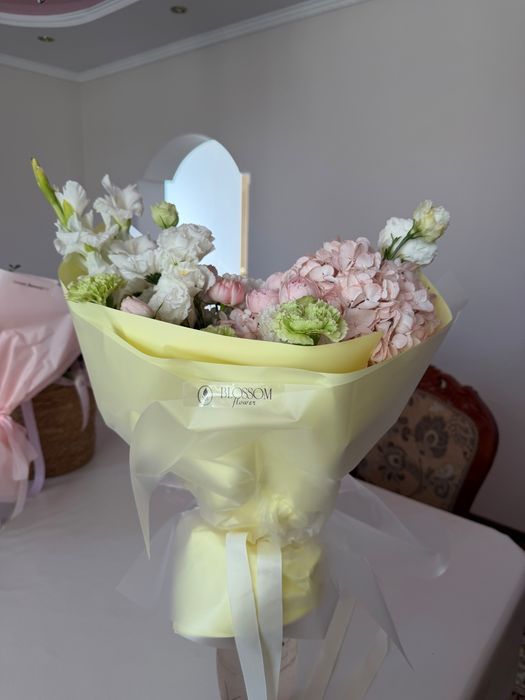 Цветы разные букеты свежие
