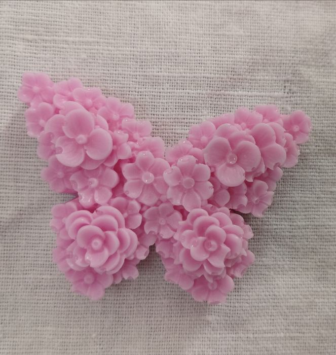 Коледни свещи и букет от ароматни сапунчета