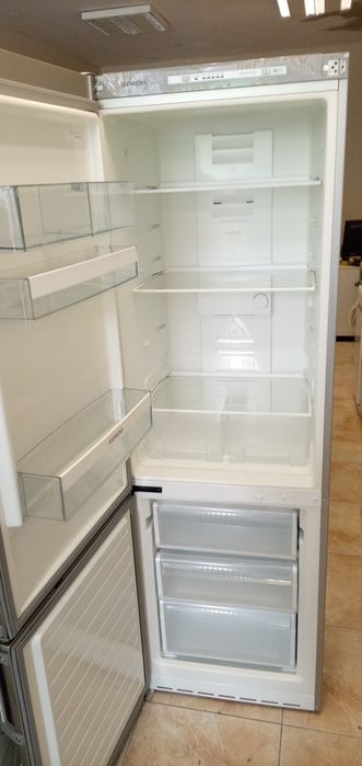 Комбиниран иноксов хладилник Siemens