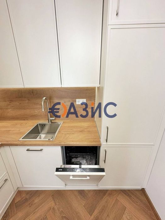 Двустаен апартамент в прекрасен комплекс на първа линия Ипанема Бийч,