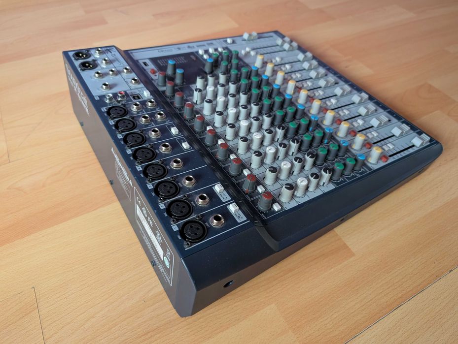 Mixer Analog Soundcraft Signature 12
