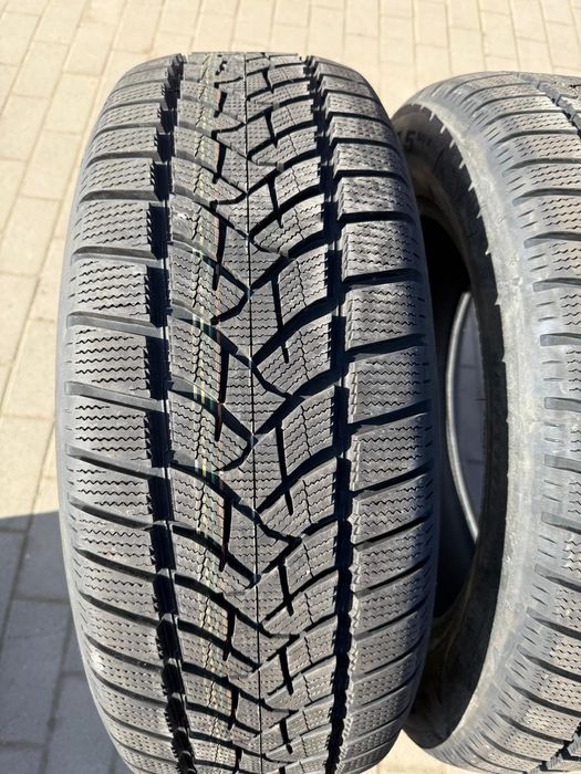Anvelope 235 60 18 Dunlop 2023 Noi
