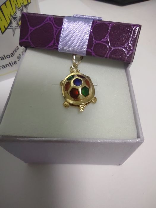 Pandantiv broscuta aur(efn)