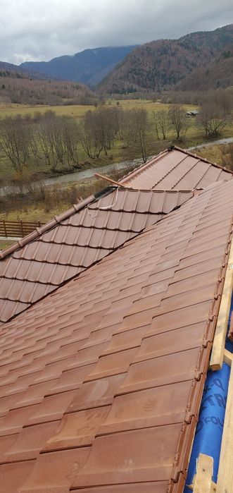 Executam acoperisuri