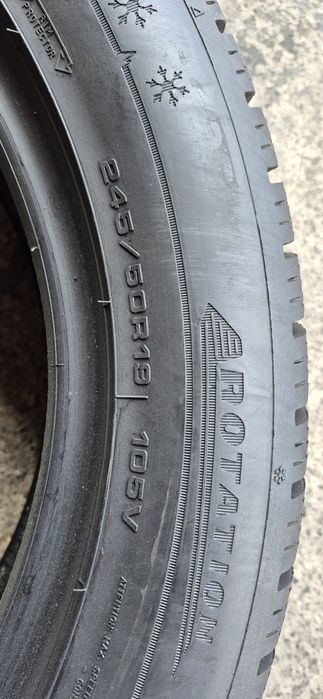 2 anvelope iarna Dunlop ca si noi,245/50/19,dot 2021.Pret/bucata.