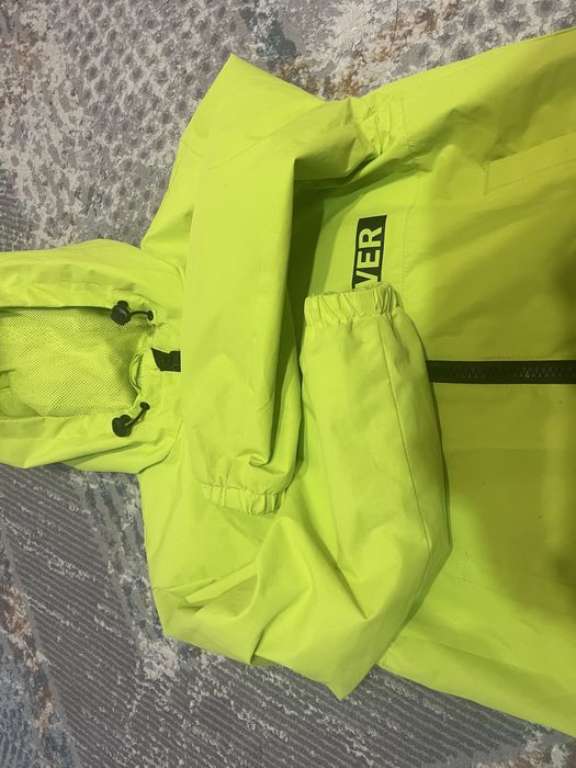 Ветровка на мальчика 134