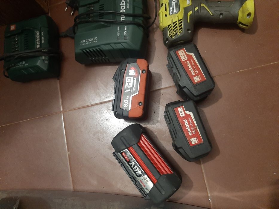 Батерии,зарядни ,винтоверии