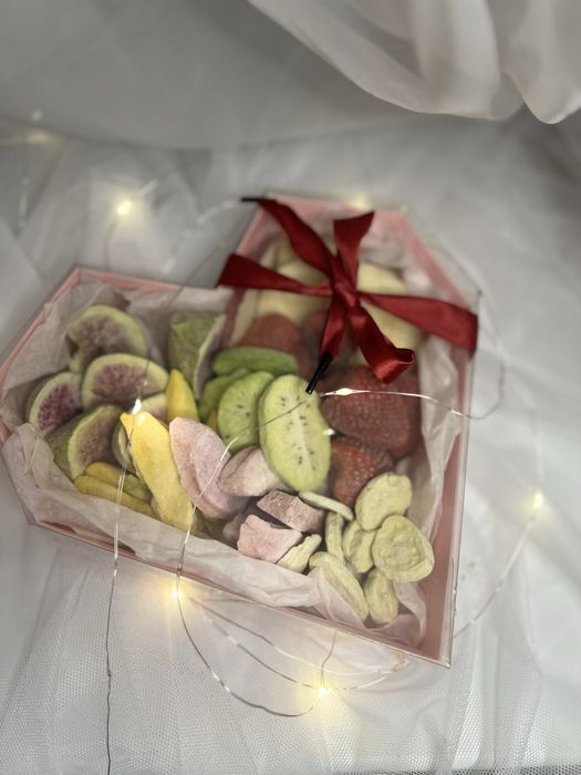 Сублимированное мороженое и фрукты