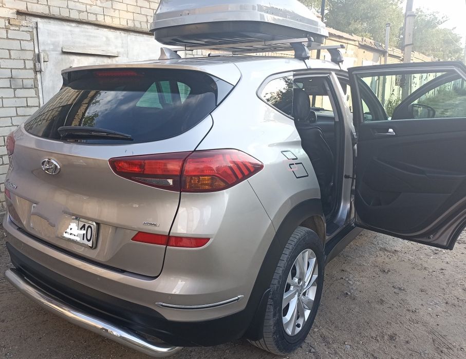 Автомобиль Хендэ Туссан 2019 год